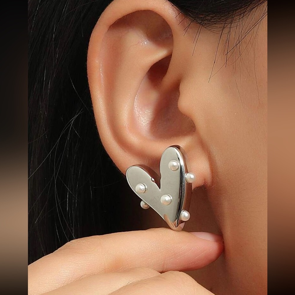 ❤️ Awesome Large Metallic Faux Pearl Heart Stud Earrings 💜